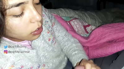 INGOIO TUTTO IL LATTE ACCUMULATO DA MIO MARITO - MOSTRANDO LA LINGUA CON LO SPERMA